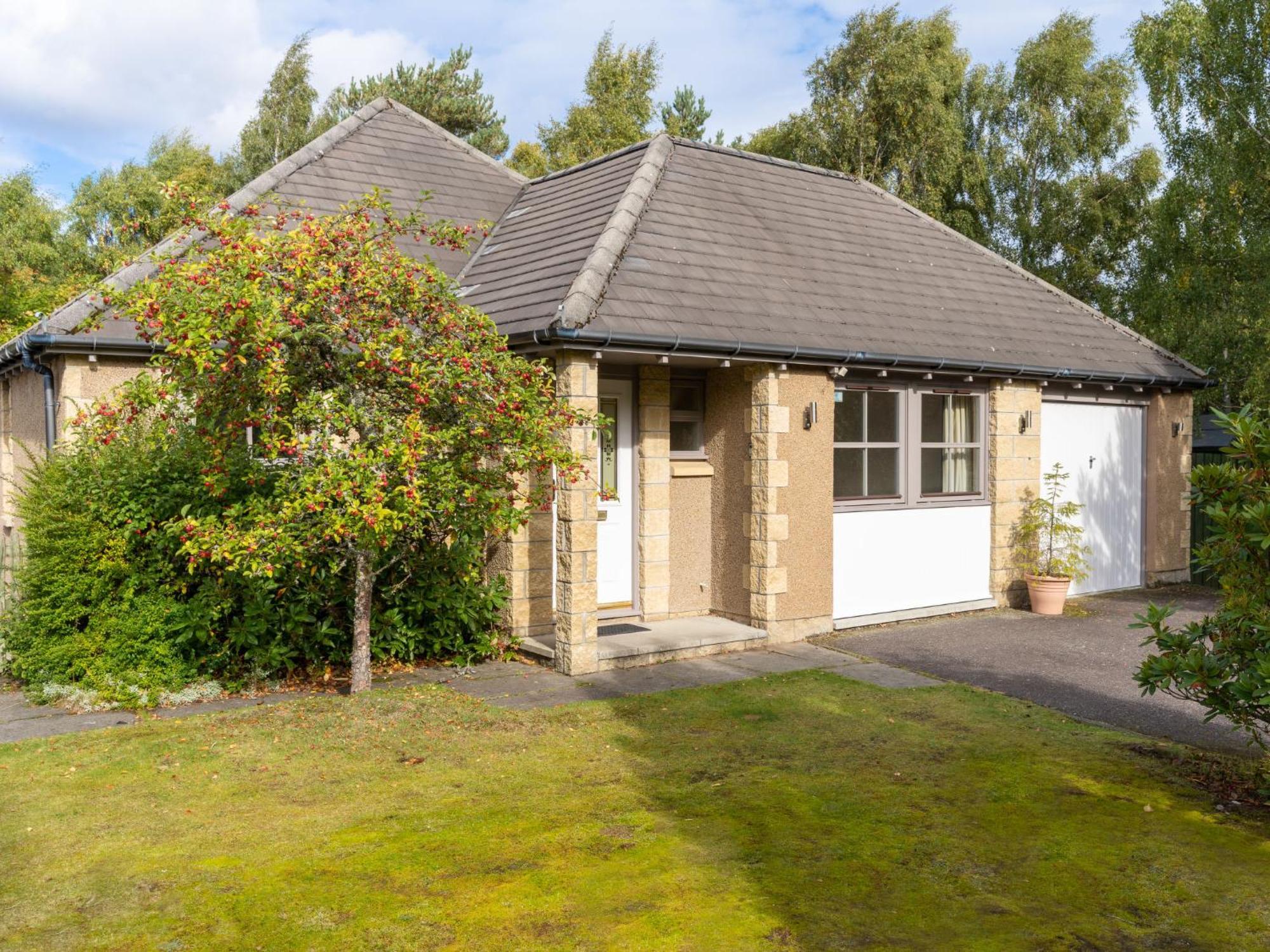 Holiday Home Falcon Lodge By Interhome Aviemore Exterior photo